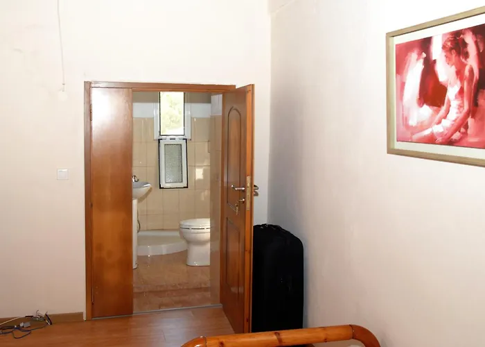 Ioannis At Skonizo *