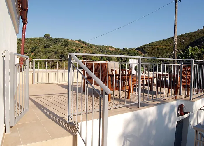 Ioannis At Skonizo Hriszí Aktí Haniá