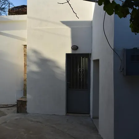 Apartament Ioannis At Skonizo *