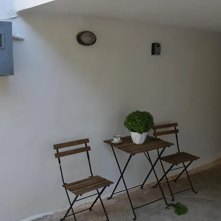 Ioannis At Skonizo * Chania (Crete)